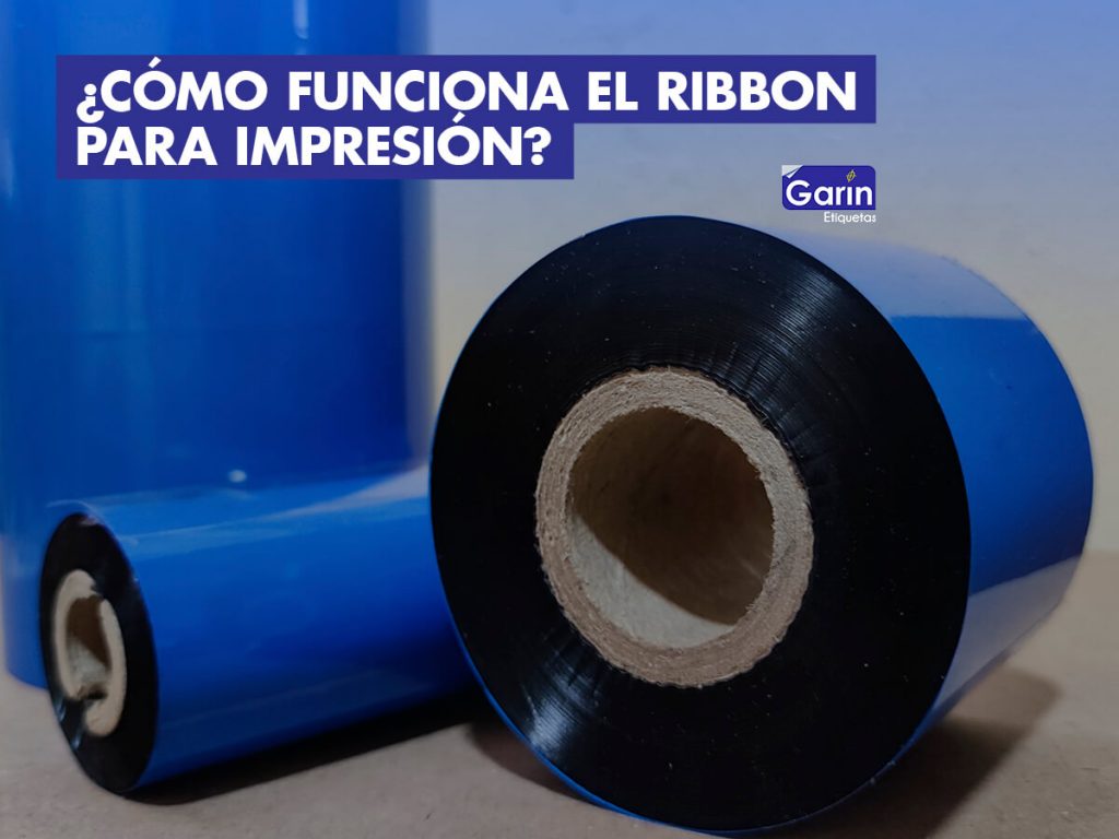 Detalle de tres rollos de ribbon para impresoras de transferencia térmica