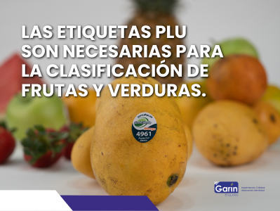 Es una imagen donde se encuentran frutas y verduras, con pequeñas pegatinas que se le conocen como etiquetas PLU y sirven para identificar el origen del producto y para control de inventarios